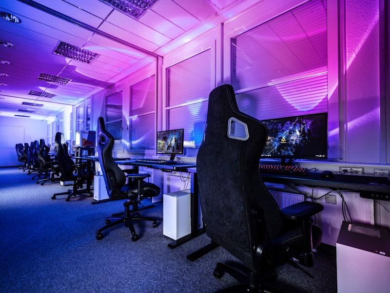 Free-roam VR arena during a co-op session